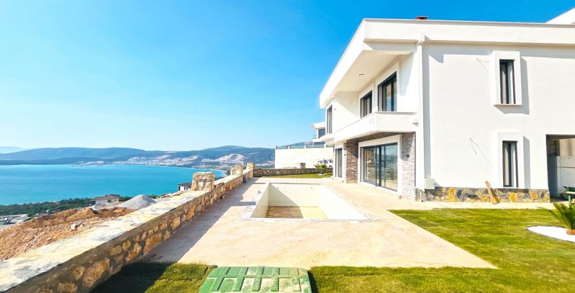 DIDIM AKBUKTE SATILIK DENİZ MANZARALI LUKS MÜSTAKİL VILLALAR