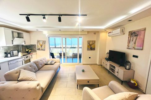 Ceylan Akbük evlerinde satılık 1+1 yazlık daire