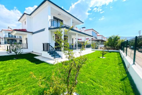 Didim Akbük'te satılık 4+1 özel bahçeli müstakil villa